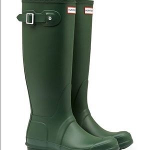 Brand New! Hunter Green Hunter Rain Boots